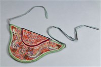 藏品(紅地彩繡雙龍紋腰包)的圖片