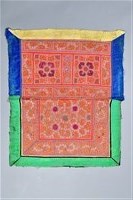 藏品(彩繡四瓣花紋背兒帶)的圖片