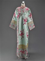 藏品(天青地盤金彩繡折枝花紋旗袍)的圖片