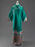 藏品(綠地盤金彩繡雜寶紋旗袍)的圖片