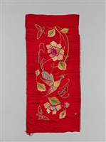 藏品(紅地彩繡鳳凰牡丹紋繡片)的圖片