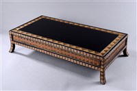 藏品(刻繪三角形紋小几)的圖片