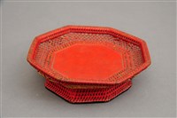 藏品(朱漆藤編八角供盤)的圖片