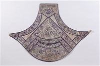 藏品(白地紫繡花鳥紋肚兜)的圖片