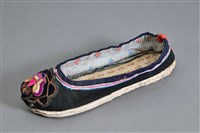 藏品(繡花女包鞋(左))的圖片