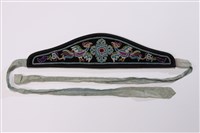 藏品(黑地彩繡鳳紋眉勒)的圖片