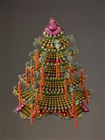 藏品(宜蘭總蘭社藝宣隊銀蔥地雙龍拜塔紋頭旗插件(塔))的圖片