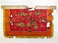 藏品(宜蘭總蘭社紅地四獅同堂紋菜刀旗)的圖片