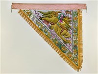 藏品(宜蘭總蘭社銀蔥地麒麟紋三角旗(左))的圖片