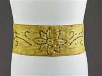 藏品(鵝黃地亮片繡花鳥紋打衣(腰帶))的圖片