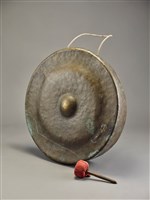 藏品(大銅鑼與鎚)的圖片