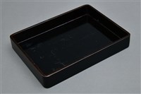 藏品(黑漆木骨鑲嵌蝴蝶蘭紋硯臺盒(盒身))的圖片