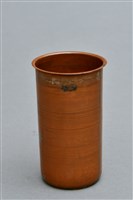 藏品(黑漆螺鈿葡萄紋四方瓶(裝水銅器))的圖片