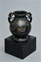 藏品(黑漆螺鈿嵌銅絲獸耳瓶)的圖片