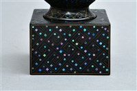 藏品(黑漆螺鈿嵌銅絲獸耳瓶(底座))的圖片