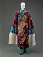 藏品(紫地盤金繡太師少師紋開氅)的圖片