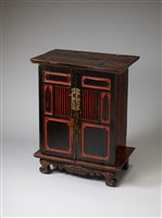 藏品(梳子對開小藥櫃)的圖片