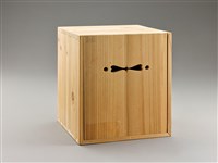 藏品(瓷燈罩式燭臺(木箱))的圖片