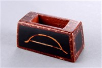 藏品(彩繪螺鈿原住民圖紋菸具組(擣杵))的圖片