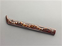 藏品(褐漆鑲貝百步蛇紋拆信刀(刀鞘))的圖片