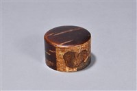 藏品(樺細工瓜瓞綿綿紋茶葉罐(罐蓋))的圖片