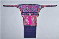 藏品(花卉紋刺繡貼花背兒帶)的圖片