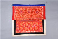 藏品(卷花紋刺繡背兒帶)的圖片