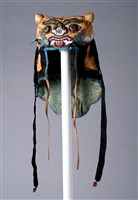 藏品(黃地彩繡虎頭風帽)的圖片