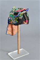 藏品(黑綠地彩繡獅紋帽)的圖片