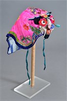 藏品(桃紅地彩繡虎頭風帽)的圖片