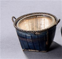 藏品(銀製人力車夫調味罐組(竹籮、玻璃杯))的圖片