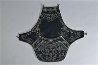 藏品(黑地綠繡牡丹紋肚兜)的圖片