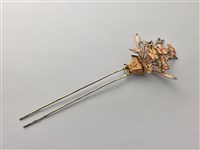 藏品(鎏金鳥蟲盆景紋釵)的圖片