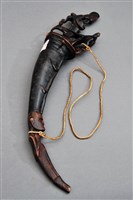 藏品(印尼蘇門答臘島巴塔克族巫師牛角藥罐)的圖片