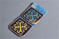 藏品(黑地貼花彩繡如意雲頭紋褡褳)的圖片