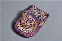 藏品(米白地彩繡鳥獸紋雙層荷包)的圖片