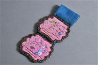 藏品(粉紅地彩繡鳥蟲紋褡褳)的圖片