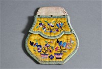 藏品(黃地彩繡草蟲紋雙層荷包)的圖片