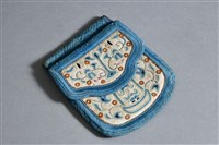 藏品(米白地彩繡人物紋雙層荷包)的圖片