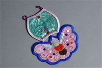 藏品(彩繡花果紋掛飾(右蝶紋))的圖片