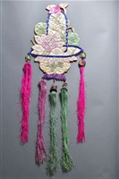 藏品(花籃繡花掛飾(右))的圖片