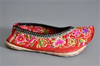 藏品(繡花翹頭鞋(左))的圖片