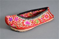 藏品(繡花翹頭鞋(右))的圖片