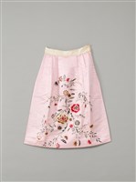 藏品(粉紅絲緞彩繡新娘禮服(裙))的圖片