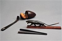 藏品(椰殼及水牛角文具盒)的圖片