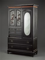 藏品(黑漆檜木雕花衣櫥)的圖片