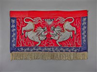 藏品(紅地盤金彩繡雙麟紋帳籬)的圖片