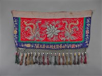 藏品(顯輝壇紅地盤金彩繡雙鳳牡丹紋帳籬)的圖片
