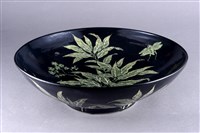 藏品(黑底雕釉葉紋大盤)的圖片