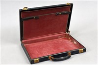 藏品(黑色皮箱)的圖片